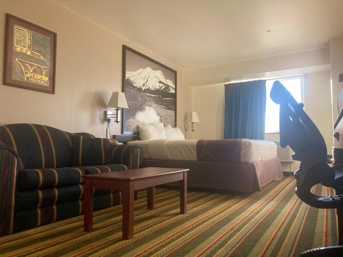 Super 8 By Wyndham Windsor Ξενοδοχείο Εξωτερικό φωτογραφία