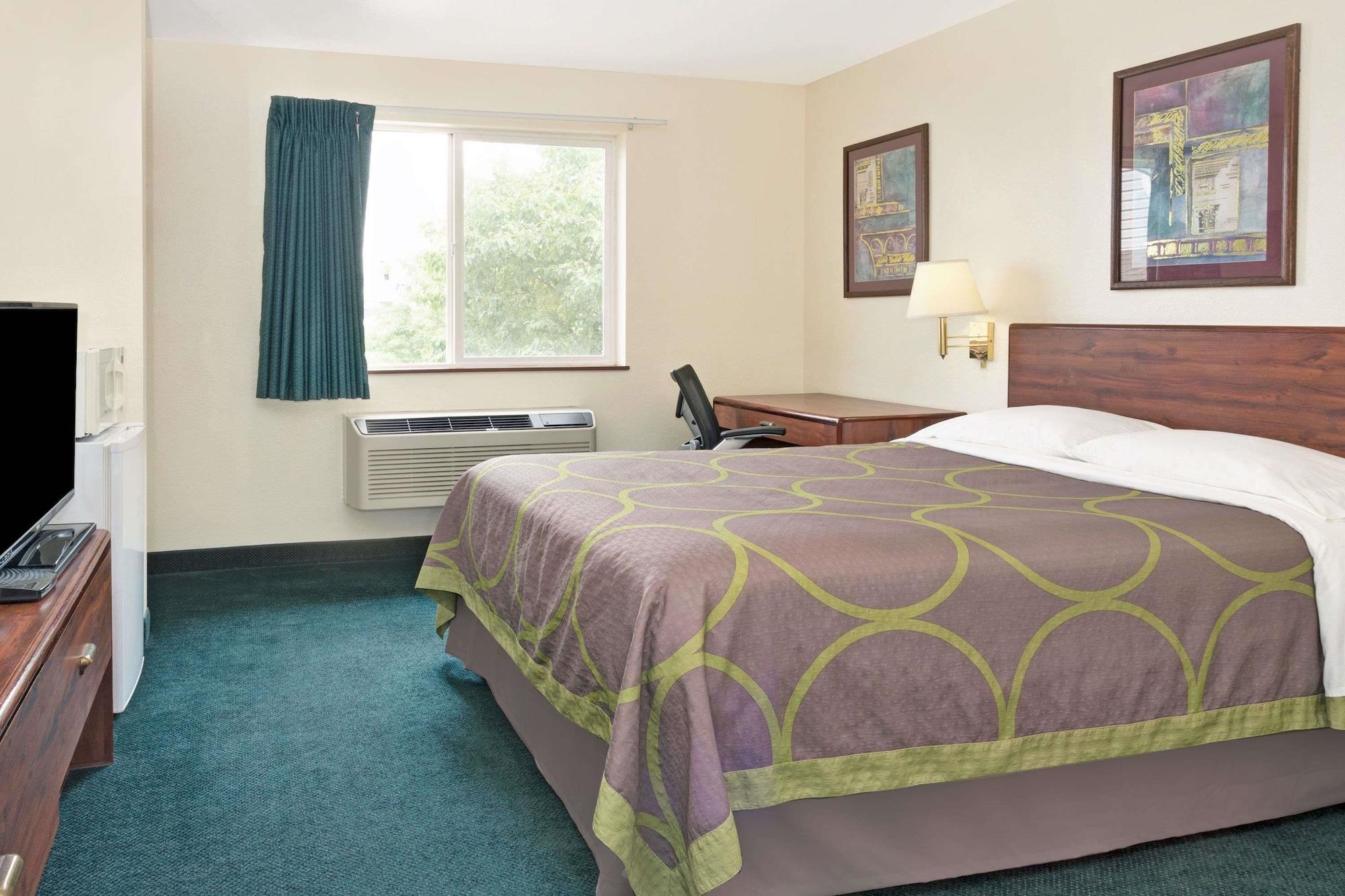 Super 8 By Wyndham Windsor Ξενοδοχείο Εξωτερικό φωτογραφία