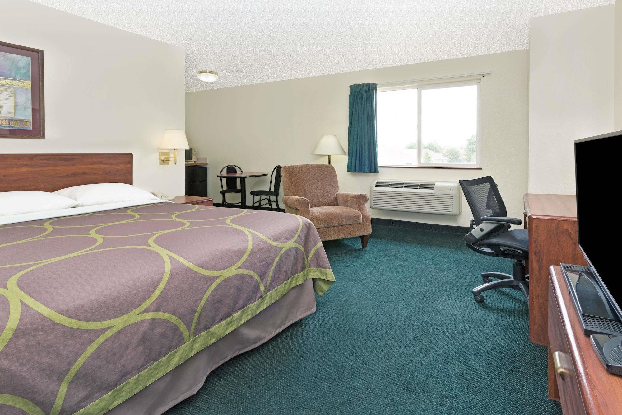 Super 8 By Wyndham Windsor Ξενοδοχείο Εξωτερικό φωτογραφία