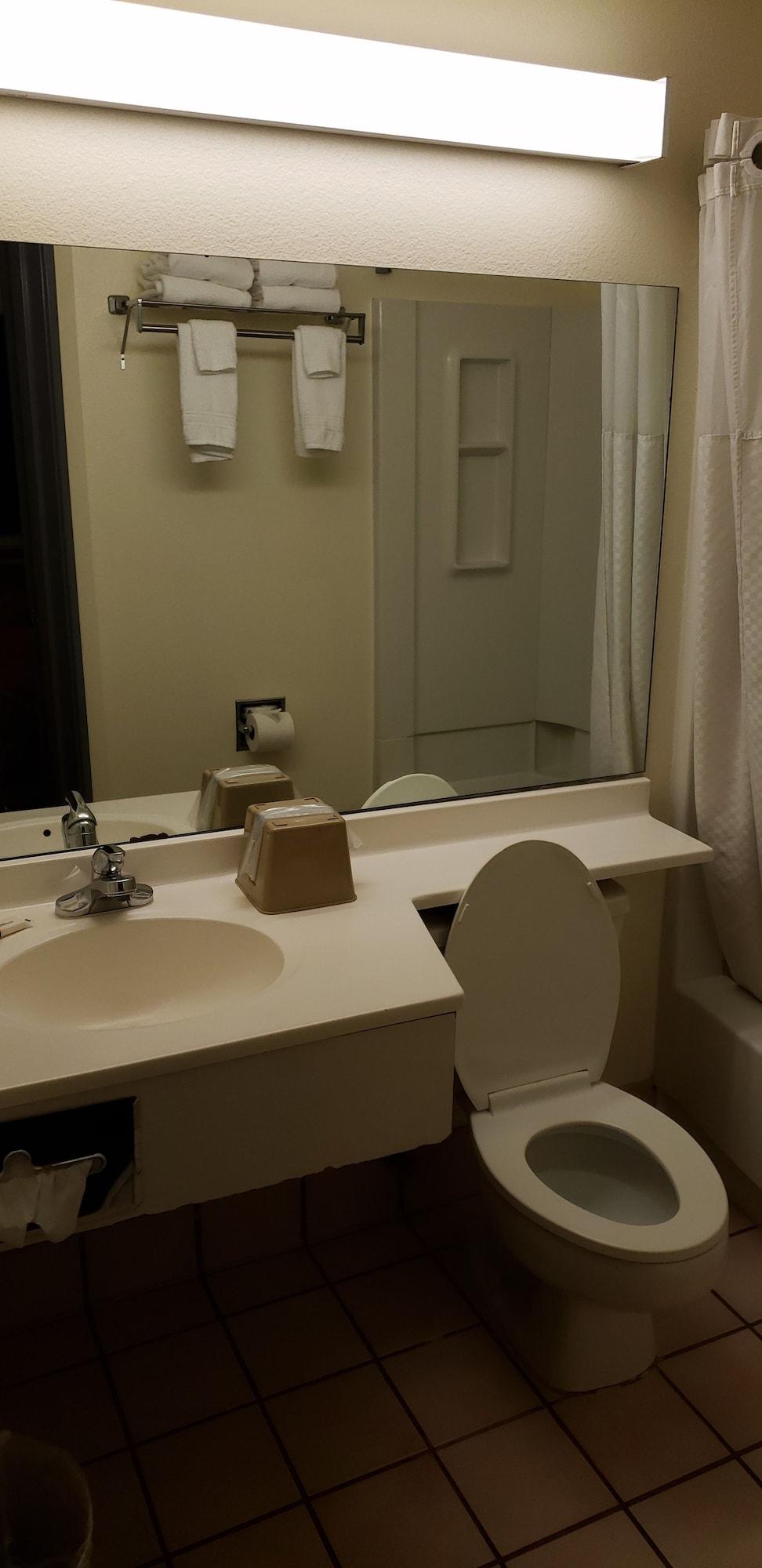 Super 8 By Wyndham Windsor Ξενοδοχείο Εξωτερικό φωτογραφία