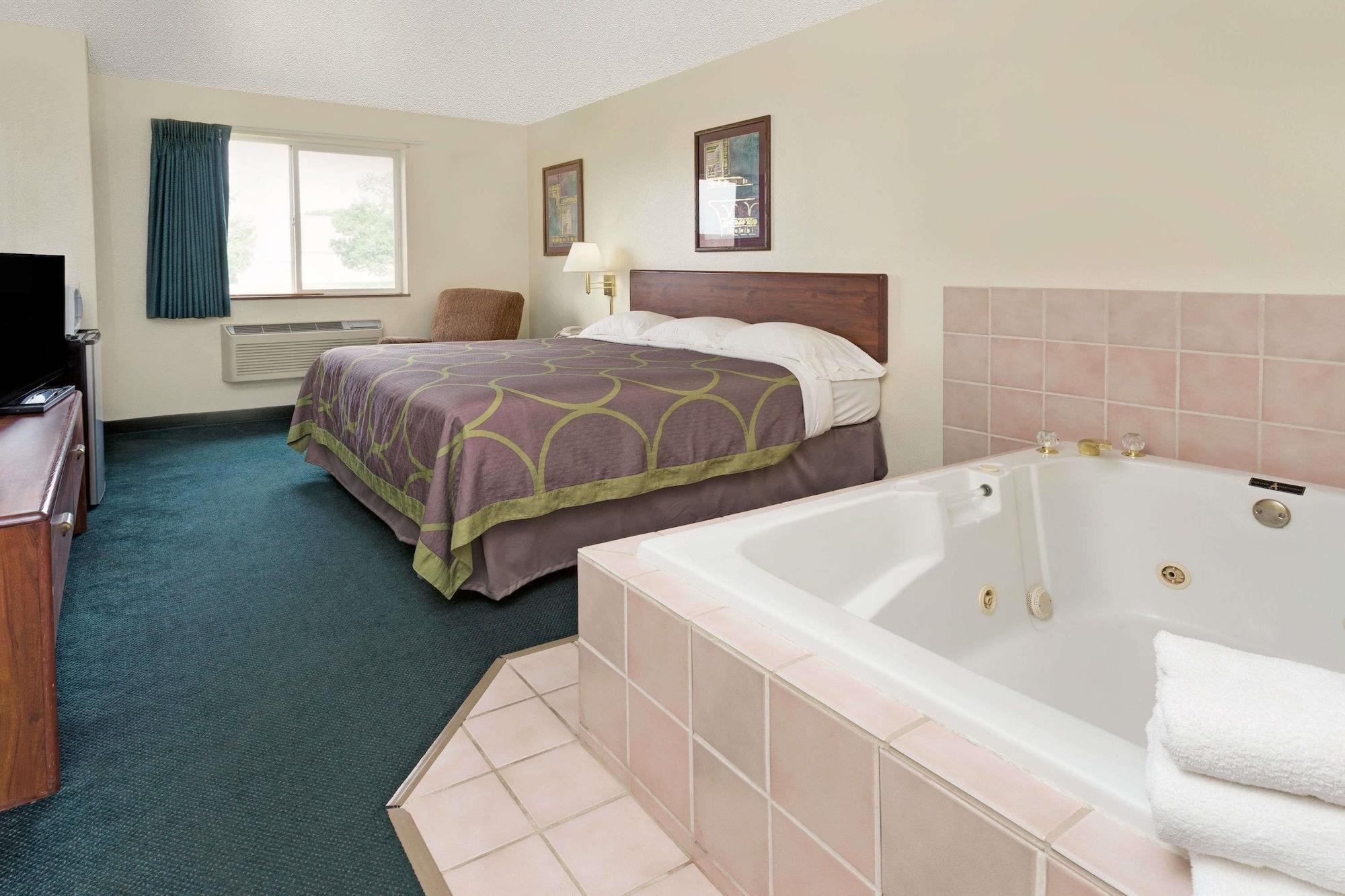 Super 8 By Wyndham Windsor Ξενοδοχείο Εξωτερικό φωτογραφία